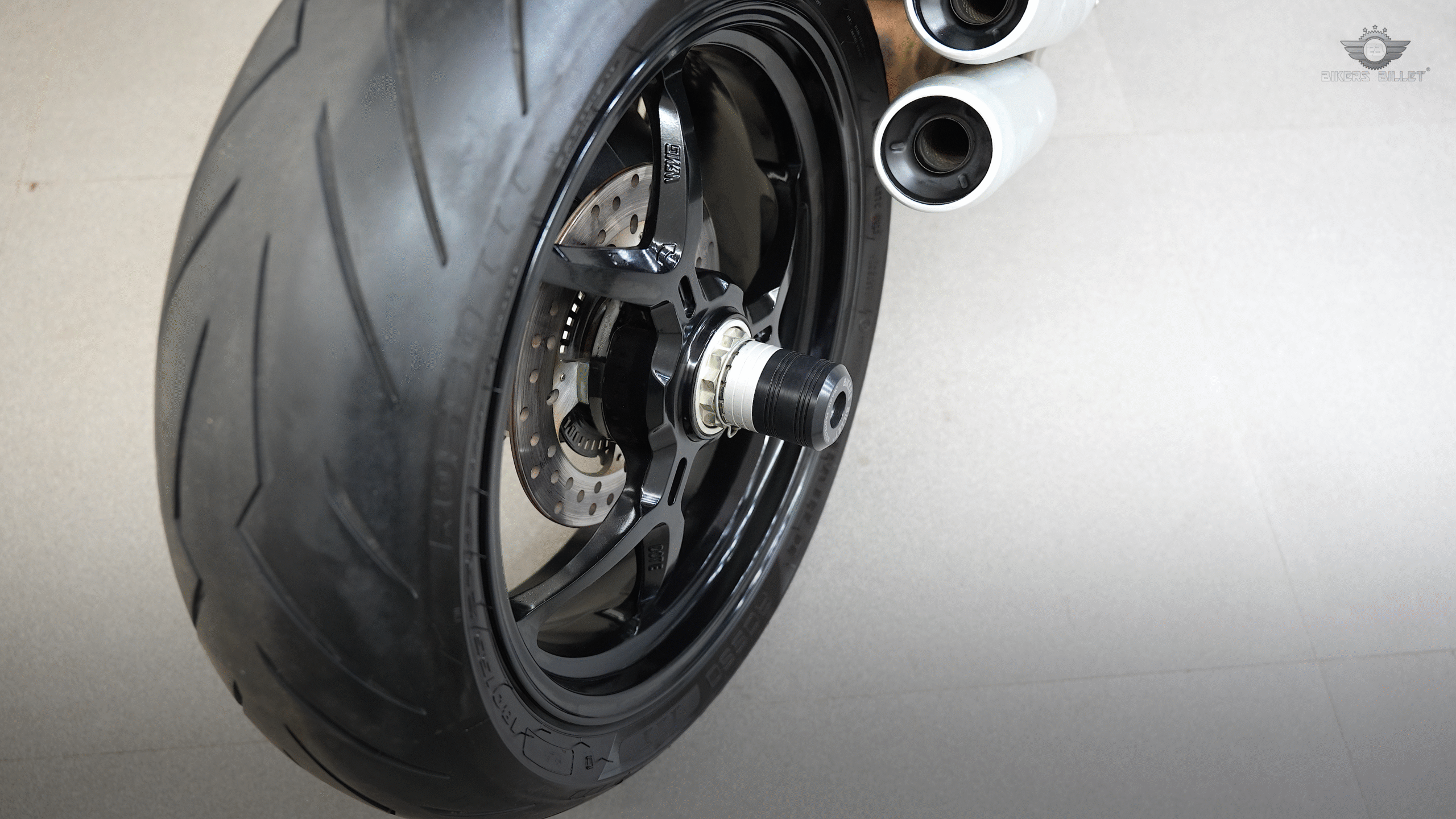 Swing arm Slider 1